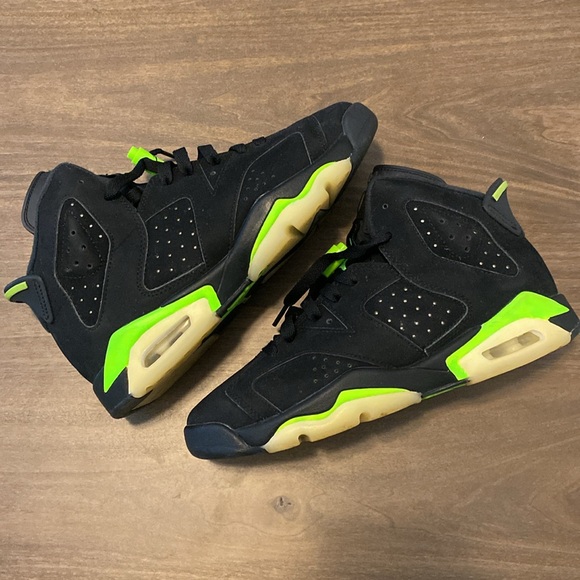 JORDAN 6 Retro Size 5.5Y - Picture 3 of 12